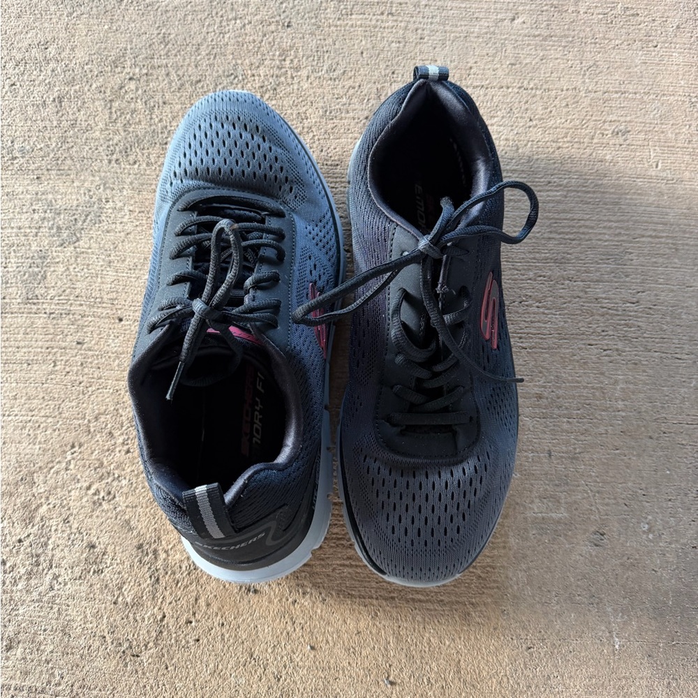 Skechers Men's Gray and Black Athletic Shoes